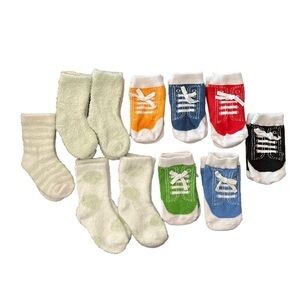 Bundle of 11 pairs of high-quality baby socks including 6 multicolor Trumpette